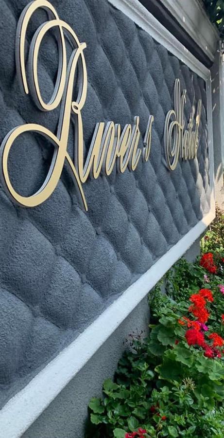 River S Hotel Zugdidi Exterior photo